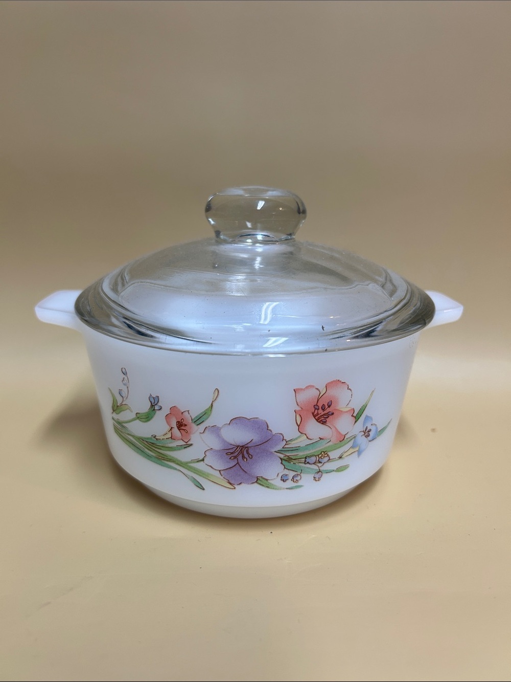 Vtg 1980's Indopal Milk Glass 6“ Casserole Dish - Indonesia - With lid